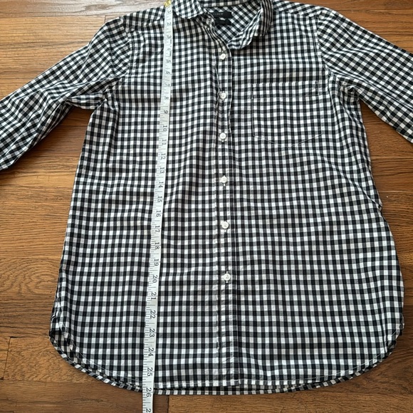 🧢J. Crew navy/white check boy shirt with round collar. Size S. - Picture 9 of 10